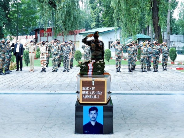 Army paying tribute to late Havildar Kashiray Bammanalli