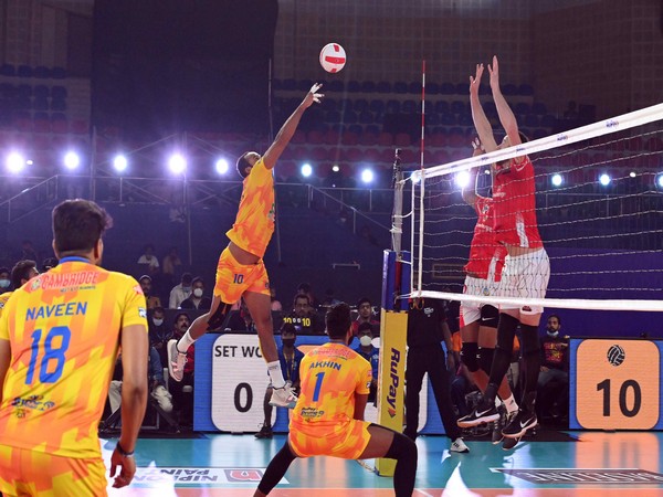 Both teams in action (Photo/PVL)