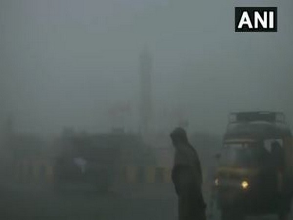 Amritsar woke up to dense fog and low visibility on Monday. [Photo/ANI]