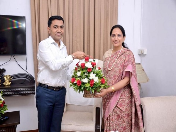 National President of BJP Mahila Morcha meets CM of Goa
