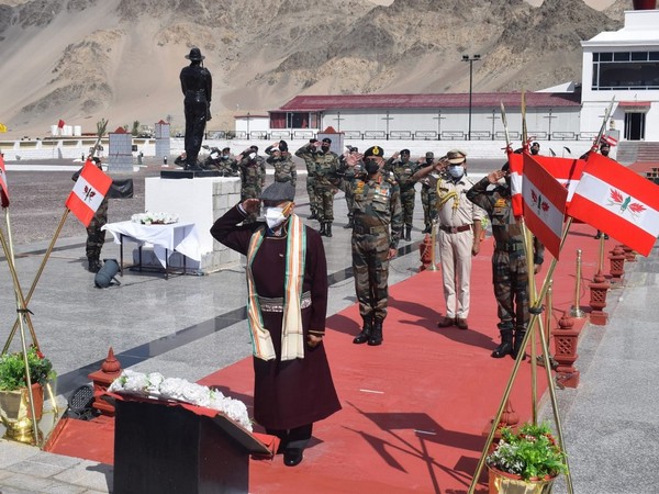 Ladakh Lieutenant Governor RK Mathur at War Memorial in Leh (Photo/ANI)