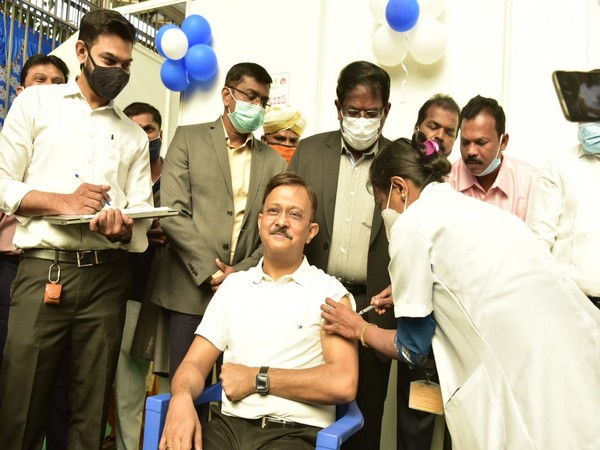 BBMP Administrator Gaurav Gupta getting vaccinated. 