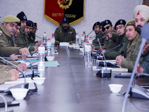 Jammu and Kashmir DGP Dilbag Singh during a meeting with police personnel. Photo/ANI