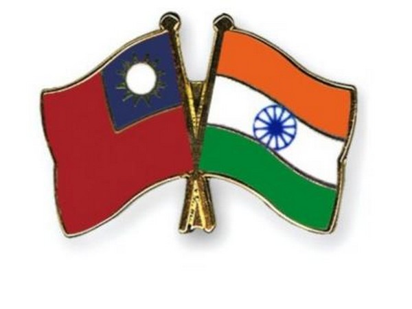 Taiwan and Indian flags