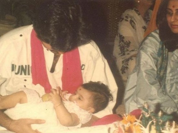 Childhood picture of Sonam Kapoor with father Anil Kapoor (Image Source: Instagram)
