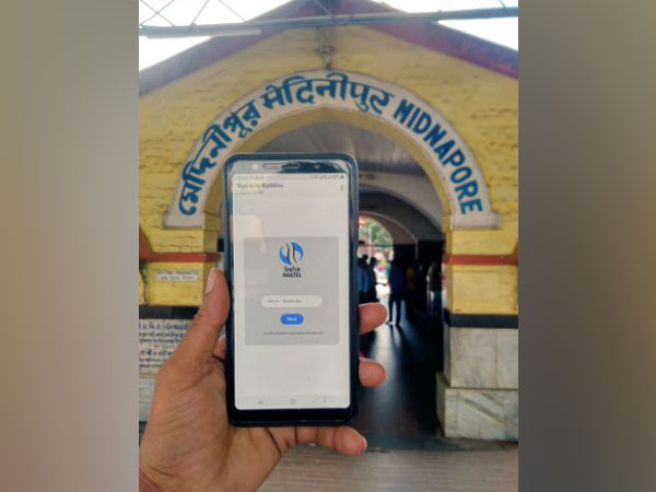 Midnapore became 5000th station to be Wi-Fi enabled. Photo/Twitter