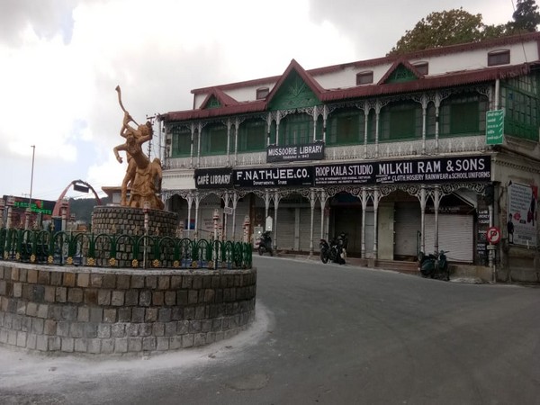 Streets in Mussoorie wear deserted look due to lockdown [Photo/ANI]