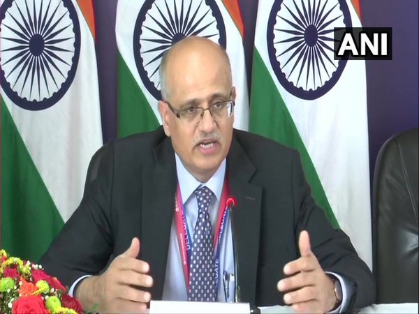 Foreign Secretary Vijay Gokhale addressing the media in Vladivostok