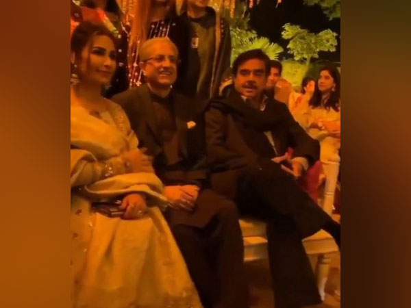Actor-turned-politician Shatrughan Sinha at a wedding event in Lahore, Pakistan (Photo: Screengrab of Instagram video)