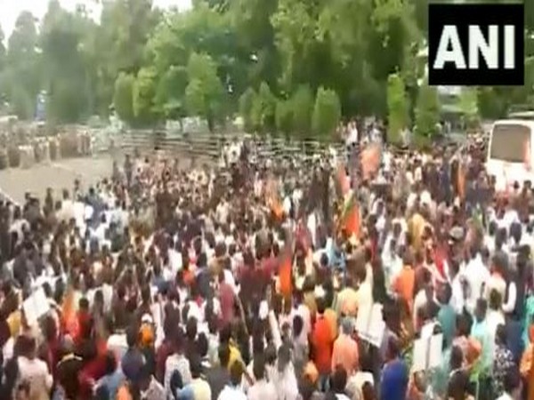 BJP youth wing 'gheraoes' Odisha Assembly demanding Dibya Shankar Mishra's removal from State Cabinet over teacher's murder, in Bhubaneswar on Thursday. [Photo/ANI]
