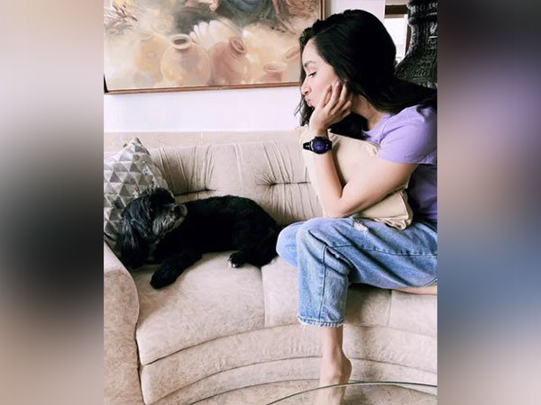 Shraddha Kapoor with her pet dog Shyloh (Image source: Instagram)