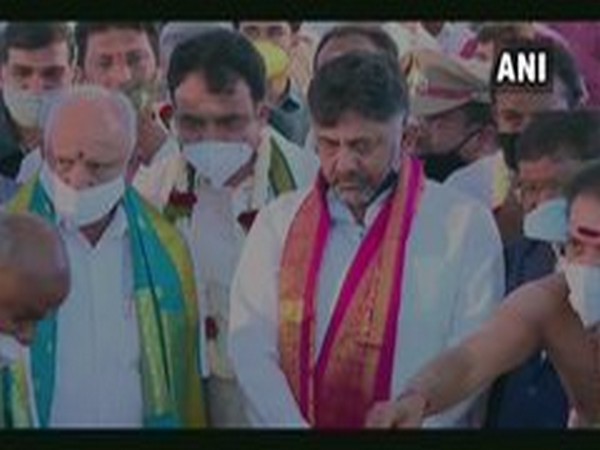 Karnataka Chief Minister BS Yediyurappa and Congress president DK Shivakumar (Photo/ANI)