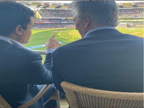 Sourav Ganguly with Steve Waugh (Photo/ Sourav Ganguly Instagram)