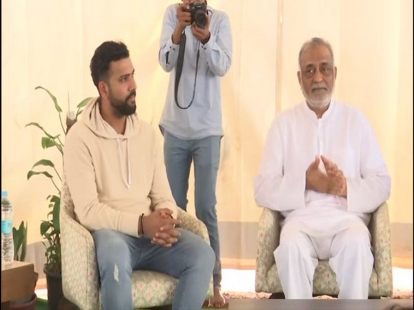 Rohit Sharma with Daaji (Kamlesh Patel) at Heartfulness institute