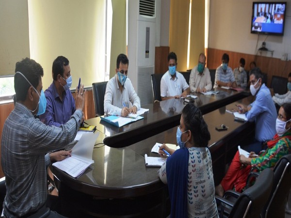 The Divisional Commissioner sought district wise status report of construction of bunkers (Photo/ANI)