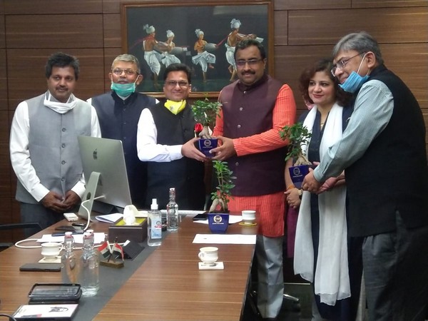 Members of PHD Chamber with BJP leader Ram Madhav in New Delhi on Thursday [Photo/ANI]