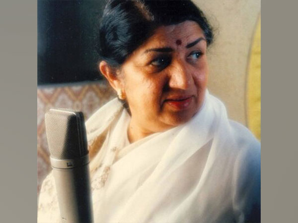 Indian Legendary Singer Lata Mangeshkar