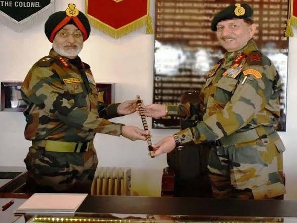 File picture of 14 Corps Commander Lt Gen Harinder Singh with present Northern Army Commander Lt Gen YK Joshi.