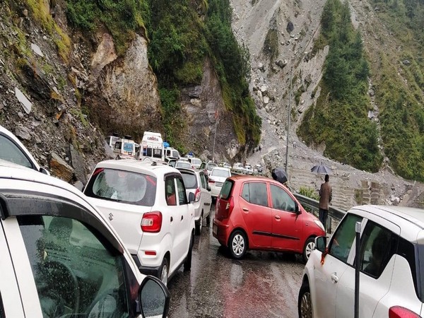 Vehicles stuck on the Badrinath Highway (Photo/ANI)