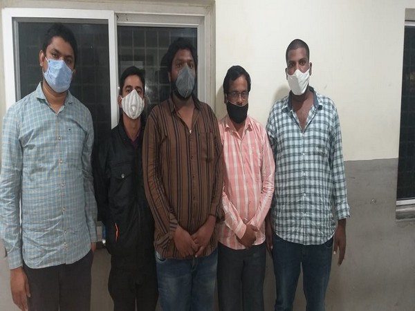 Five people were arrested for gold load fraud. 