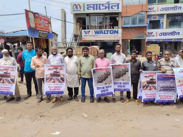 Human chain protests in Bangladesh against China's Tiananmen Massacre 