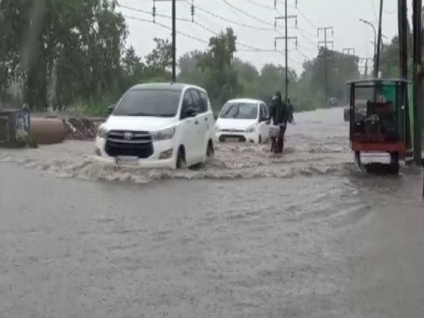 Visuals of a street in Nagpur inundated in heavy rains(Photo/ANI)