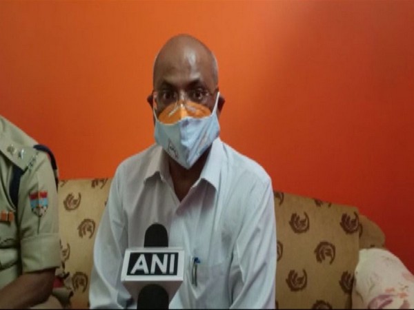 Pithoragarh District Magistrate Anand Swarup during an insection visit to a hospital in Dharchula on Wednesday. [Photo/ANI]
