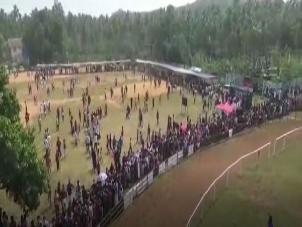 Crowds flocked to watch the first-ever horse race in Kerala's Malappuram. [Photo/ANI]