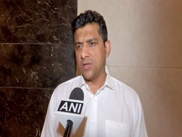 Maharashtra Minister and Congress leader Aslam Shaikh speaking to ANI on Tuesday. Photo/ANI