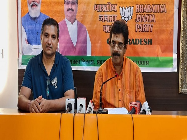 Goa BJP President Sadanand Shet Tanawde (right) at Panaji