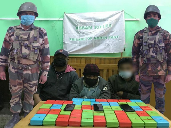 Accused drug traffickers held in Bishnupur.