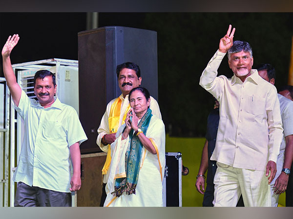 Delhi Chief Minister Arvind Kejriwal, West Bengal Chief Minister Mamata Banerjee and former Andhra Pradesh Chief Minister N Chandrababu Naidu (File photo/ANI)