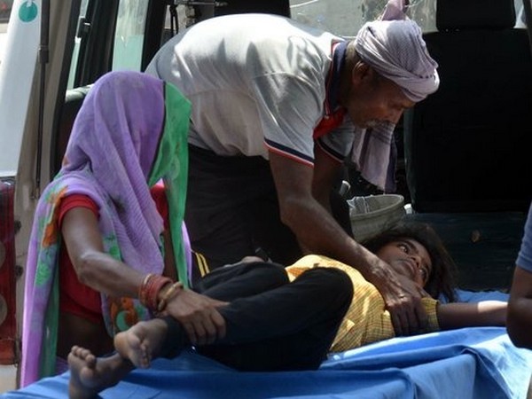 Family members carrying an infected child to a hospital in Muzaffarpur. (File photo)