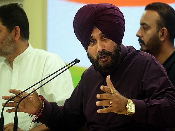 Congress leader Navjot Singh Sidhu (file photo)