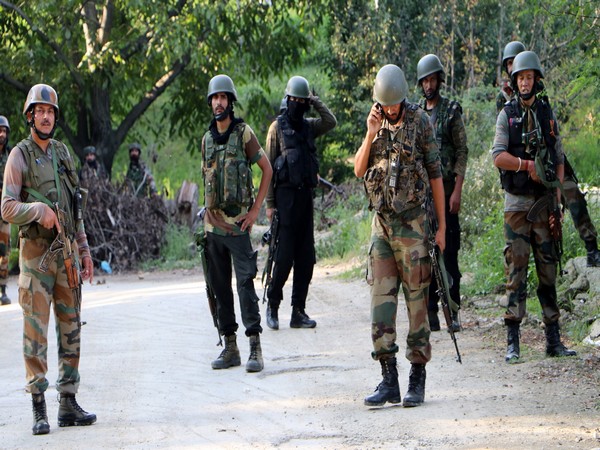 Security personnel guarding an encounter site in Kashmir Valley. (Representative image)