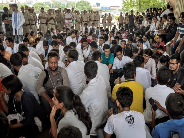 Doctors protesting against the NMC Bill in New Delhi on Thursday. (Photo/ANI)