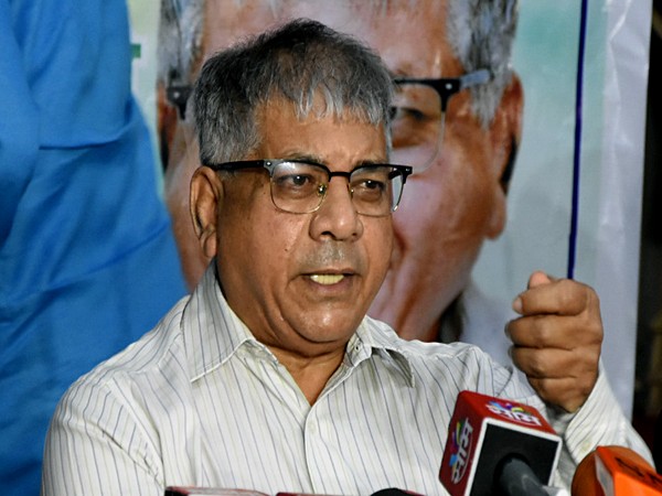 Vanchit Bahujan Aaghadi national president Prakash Ambedkar (Photo:ANI)