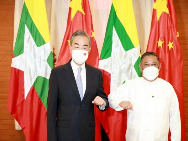 Chinese Foreign Minister Wang Yi and Myanmar's Foreign Minister U Wunna Maung Lwin