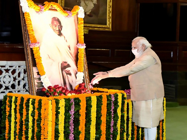 PM Modi pays tributes to Mahatma Gandhi. (File Photo/ANI)