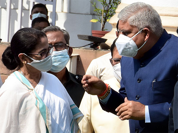 West Bengal Governor Jagdeep Dhankhar and Chief Minister Mamata Banerjee (Photo:ANI)