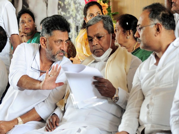 former Karnataka Chief Minister Siddaramaiah and Karnataka Congress chief DK Shivakumar (Photo:ANI)