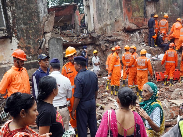 Four-storey building collapsed in Mumbai's Kurla (Photo/ANI)