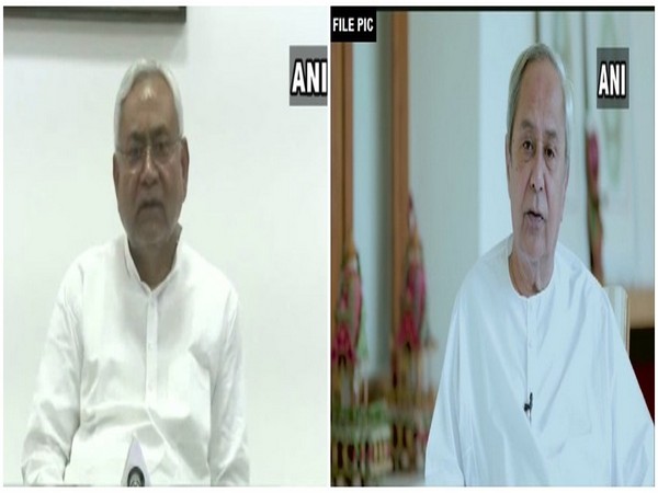 Bihar Chief Minister Nitish Kumar (L) Odisha CM Naveen Patnaik
