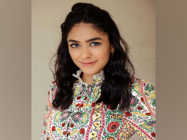 Mrunal Thakur  (Image source: Instagram)