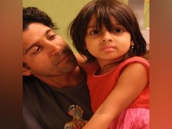 Throwback picture of Farhan with his daughter Shakya (Image source: Instagram)