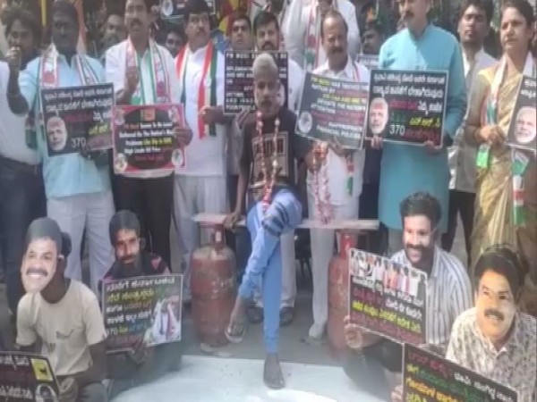 Visuals from the protest in Bengaluru on Saturday. Photo/ANI