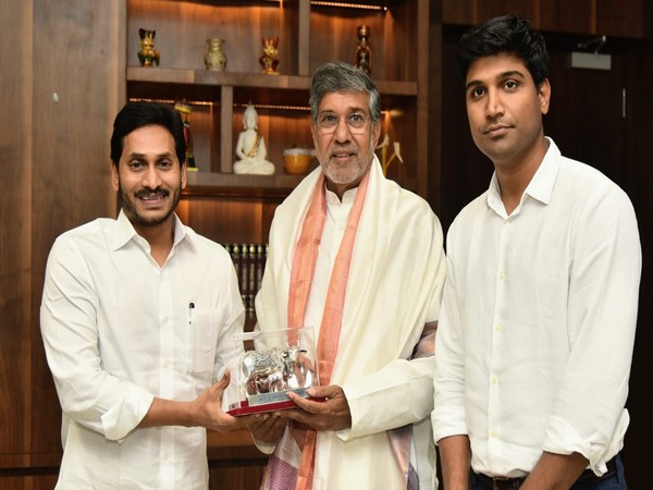  Noble peace prize awardee Kailash Satyarthi meets Andhra Pradesh Chief Minister YS Jagan Mohan Reddy at Assembly on Tuesday. Photo/ANI