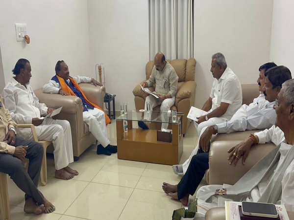 Karnataka Minister KS Eshwarappa submitting his resignation to Chief Minister Basavaraj Bommai (Photo/ANI)