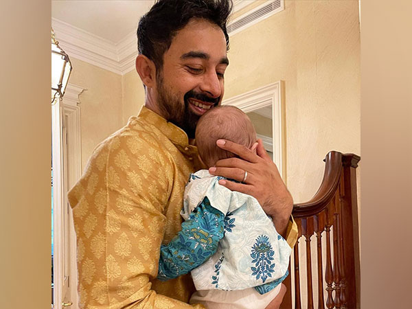 Rannvijay Singha with his son (Image source: Instagram)