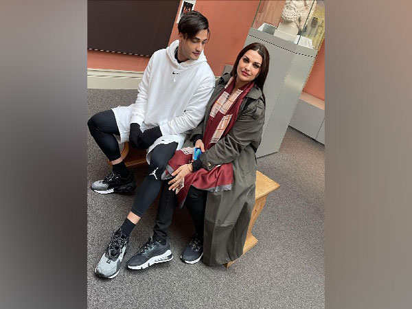 Asim Riaz and Himanshi Khurana (Image source: Instagram)
